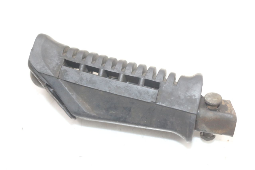 photo de REPOSAPIES TRASERA DERECHA SUZUKI GS F 500 (2004 - 2007) - Vista principal