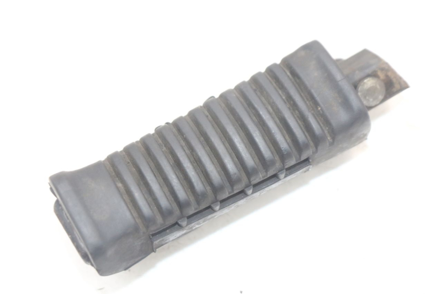 photo de REPOSAPIES TRASERA DERECHA SUZUKI GS F 500 (2004 - 2007) - Zoom estado de uso