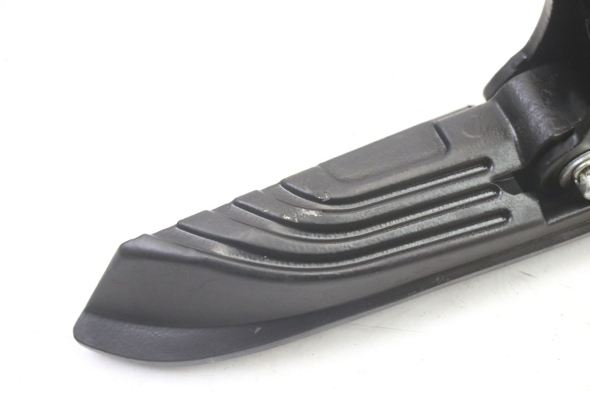 photo de REPOSAPIES TRASERA DERECHA APRILIA SXR 50 (2021 - 2023) - Zoom estado de uso