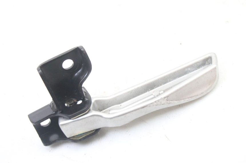 photo de REPOSAPIES TRASERA DERECHA PEUGEOT TWEET 4T 50 (2023 - 2025) - Detalles de los puntos de fijación