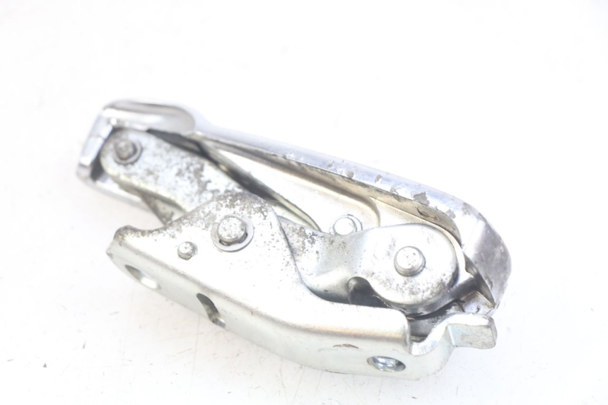 photo de SOPORTE DE PIE TRASERO DERECHO PIAGGIO VESPA GRANTURISMO 125 (2003 - 2007) - Detalle de la pieza