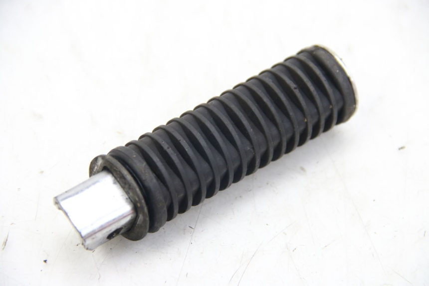 photo de SOPORTE DE PIE TRASERO DERECHO HONDA VT C SHADOW 125 (1999 - 2007) - Detalle de la pieza