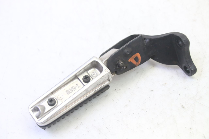 photo de REPOSAPIES TRASERA DERECHA YAMAHA X-MAX XMAX 250 (2006 - 2009) - Otra perspectiva