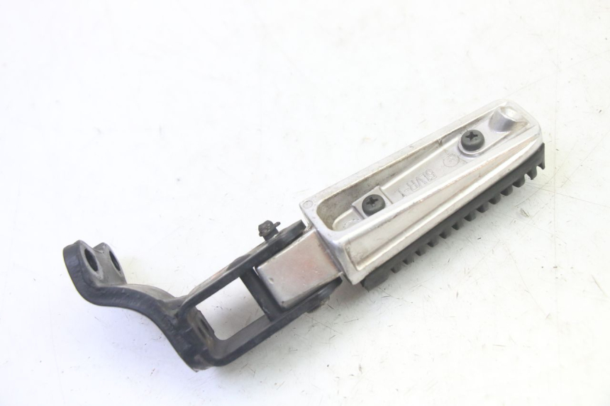 photo de REPOSAPIES TRASERA DERECHA YAMAHA X-MAX XMAX 250 (2006 - 2009) - Primer plano técnico