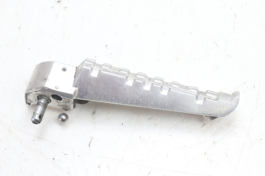 photo de REPOSAPIES TRASERA DERECHA YAMAHA X-MAX XMAX 125 (2010 - 2013) - Detalle de la pieza