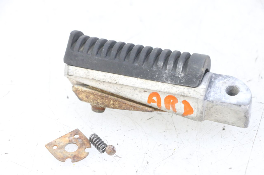 photo de REPOSAPIES TRASERA DERECHA YAMAHA XJ6 ABS 600 (2008 - 2016) - Vista principal