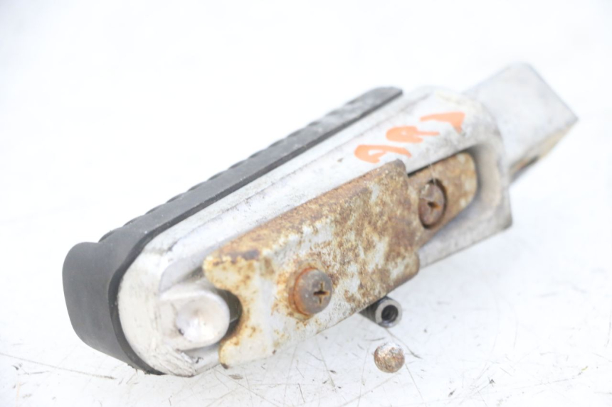 photo de REPOSAPIES TRASERA DERECHA YAMAHA XJ6 ABS 600 (2008 - 2016) - Detalle de la pieza