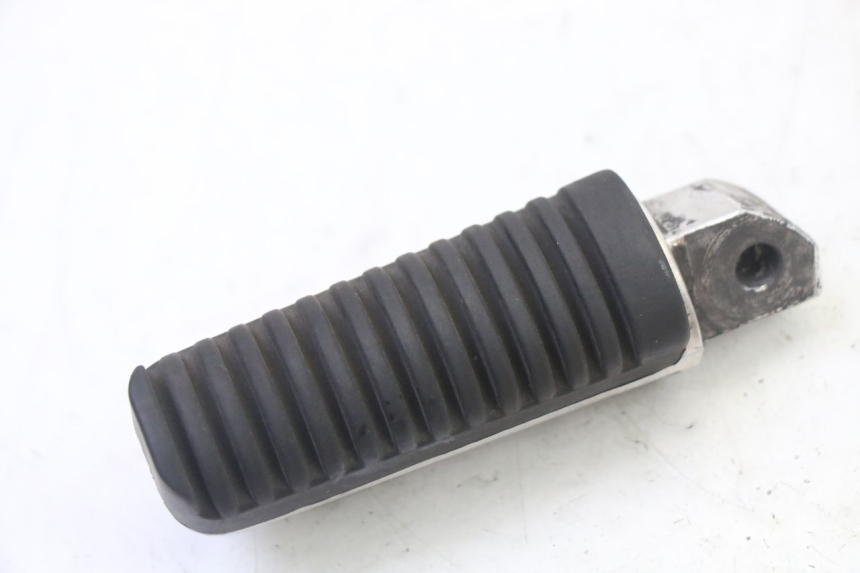 photo de REPOSAPIES TRASERA DERECHA YAMAHA XJ6 ABS 600 (2008 - 2016) - Detalle de la pieza