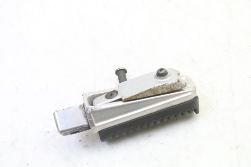 photo de REPOSAPIES TRASERA DERECHA YAMAHA XJ6 ABS 600 (2008 - 2016) - Primer plano técnico