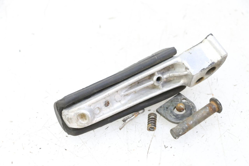 photo de REPOSAPIES TRASERA DERECHA YAMAHA XJN DIVERSION 600 (2000 - 2003) - Detalle de la pieza