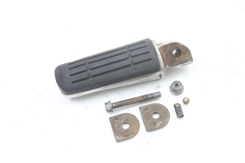 photo de REPOSAPIES TRASERA DERECHA YAMAHA FZS FAZER 600 (2001 - 2003) - Vista principal