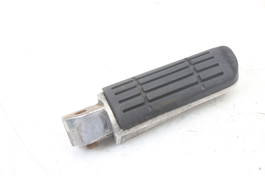 photo de REPOSAPIES TRASERA DERECHA YAMAHA FZS FAZER 600 (2001 - 2003) - Otra perspectiva