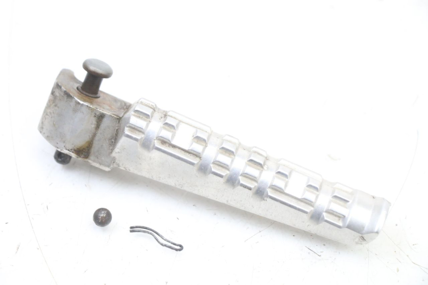 photo de REPOSAPIES TRASERA DERECHA YAMAHA X-MAX XMAX ABS 250 (2010 - 2014) - Detalle de la pieza