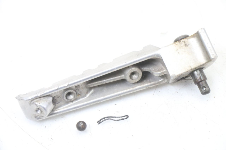 photo de REPOSAPIES TRASERA DERECHA YAMAHA X-MAX XMAX ABS 250 (2010 - 2014) - Otra perspectiva