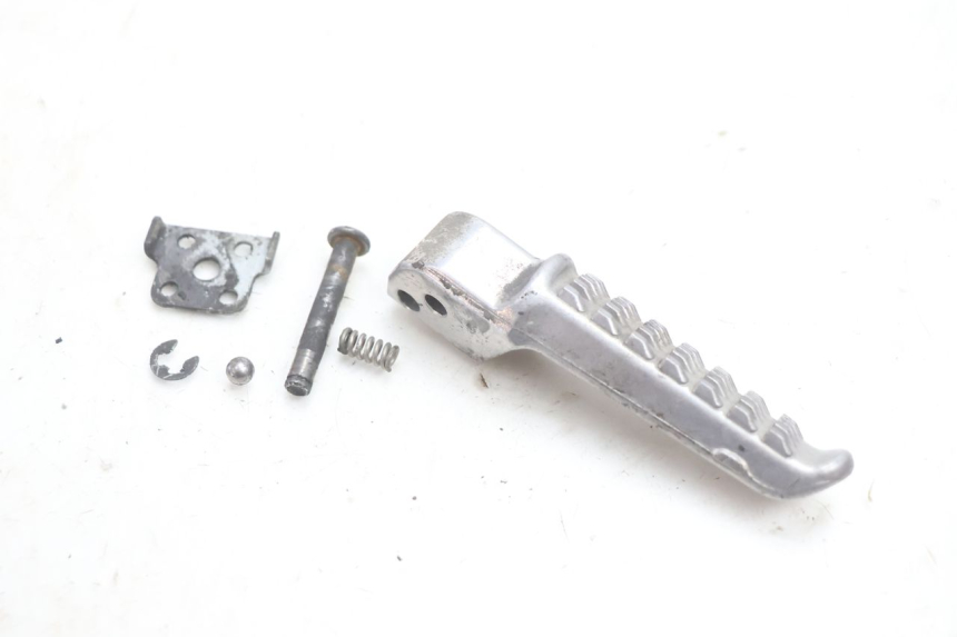photo de REPOSAPIES TRASERA DERECHA KAWASAKI ZX-6R ZX6R 600 (2000 - 2002) - Detalle de la pieza