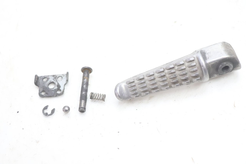 photo de REPOSAPIES TRASERA DERECHA KAWASAKI ZX-6R ZX6R 600 (2000 - 2002) - Otra perspectiva