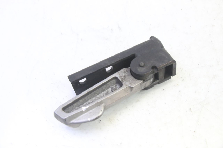 photo de REPOSAPIES TRASERA IZQUIERDA QUADRO 4 4D 350 (2015 - 2018) - Primer plano técnico