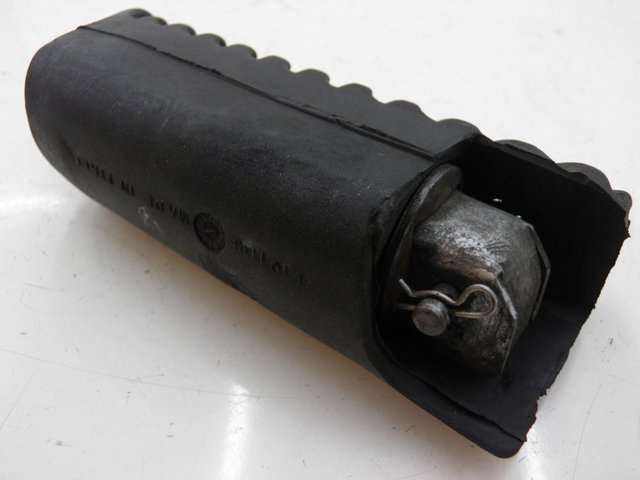 photo de REPOSAPIES TRASERA IZQUIERDA APRILIA LEONARDO ST 250 (2002 - 2005) - Detalle de la pieza