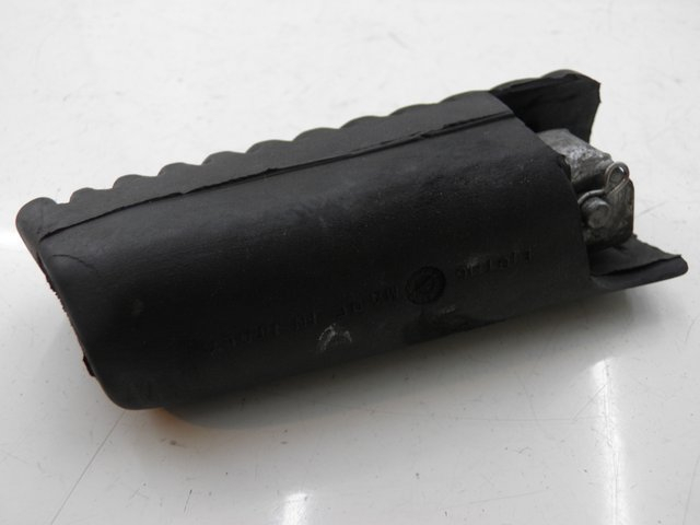 photo de REPOSAPIES TRASERA IZQUIERDA APRILIA LEONARDO ST 250 (2002 - 2005) - Zoom estado de uso