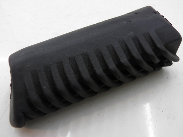 photo de REPOSAPIES TRASERA IZQUIERDA APRILIA LEONARDO ST 250 (2002 - 2005) - Otra perspectiva