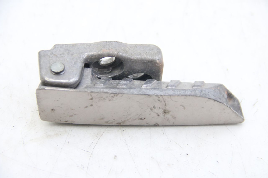 photo de SOPORTE DE PIE TRASERO IZQUIERDO ECCITY ARTELEC 670 1 (2013 - 2017) - Zoom estado de uso