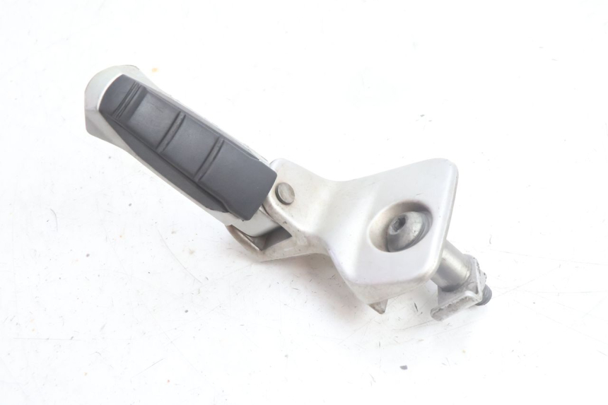 photo de REPOSAPIES TRASERA IZQUIERDA BMW C1 125 (2000 - 2003) - Detalle de la pieza
