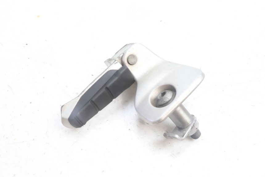 photo de REPOSAPIES TRASERA IZQUIERDA BMW C1 125 (2000 - 2003) - Detalles de los puntos de fijación