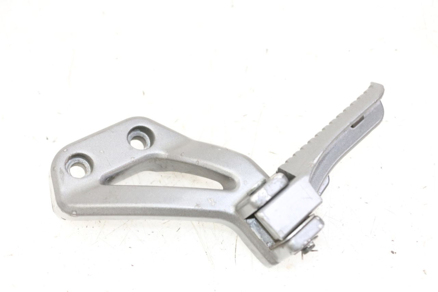 photo de REPOSAPIES TRASERA IZQUIERDA ORCAL CAVARO 4T 50 (2019 - 2023) - Primer plano técnico