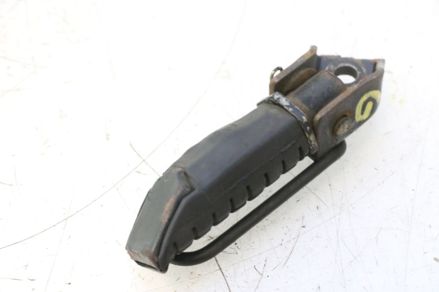 photo de REPOSAPIES TRASERA IZQUIERDA HONDA CB TWO FIFTY 250 (1991 - 2002) - Primer plano técnico