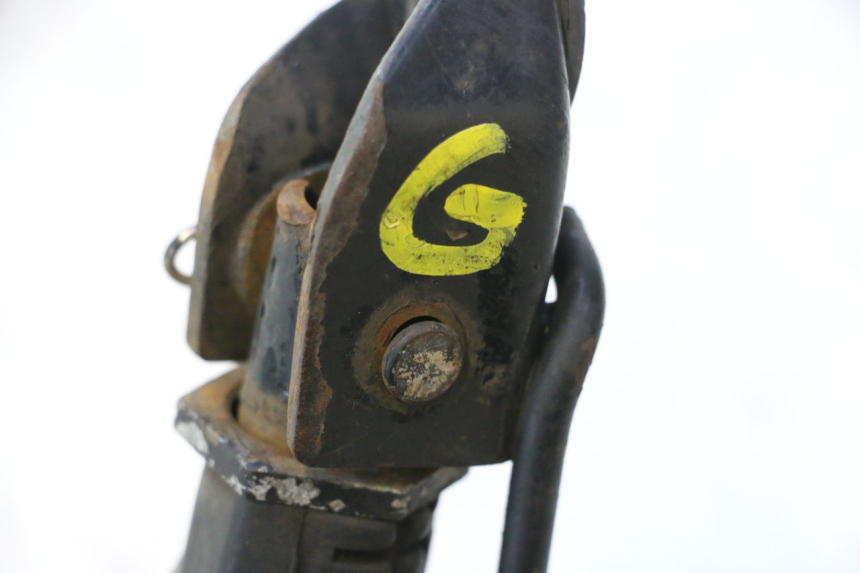 photo de REPOSAPIES TRASERA IZQUIERDA HONDA CB TWO FIFTY 250 (1991 - 2002) - Detalles de los puntos de fijación