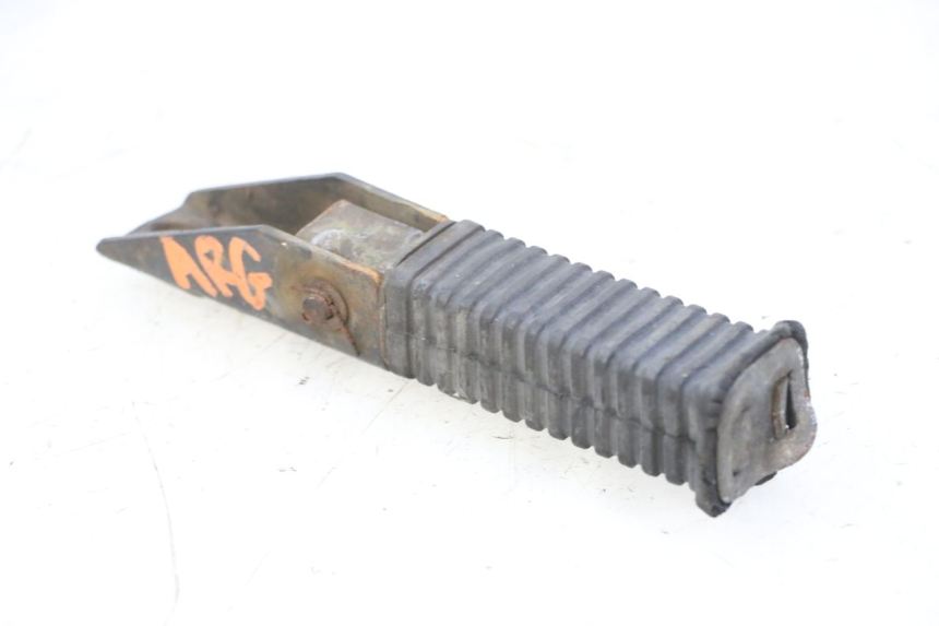 photo de REPOSAPIES TRASERA IZQUIERDA SKYTEAM DAX REPLICA 110 (2005 - 2015) - Primer plano técnico