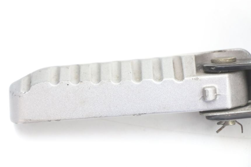 photo de REPOSAPIES TRASERA IZQUIERDA LONGJIA EASY MAX 125 (2020 - 2024) - Detalles de los puntos de fijación