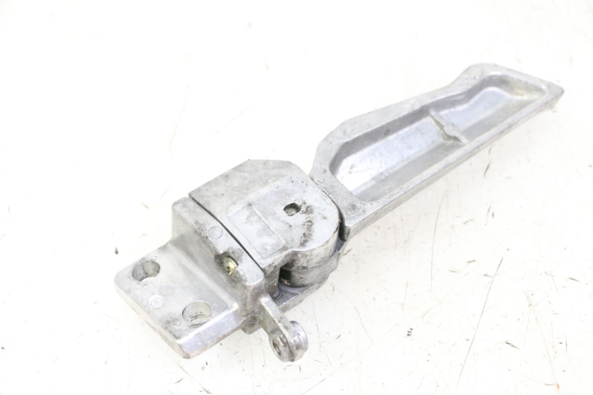 photo de SOPORTE DE PIE TRASERO IZQUIERDO JM MOTORS EVOLIS 4T 50 (2018 - 2022) - Otra perspectiva