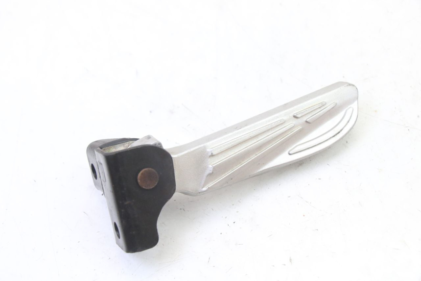 photo de REPOSAPIES TRASERA IZQUIERDA SYM FIDDLE 3 III 125 (2014 - 2020) - Detalle de la pieza