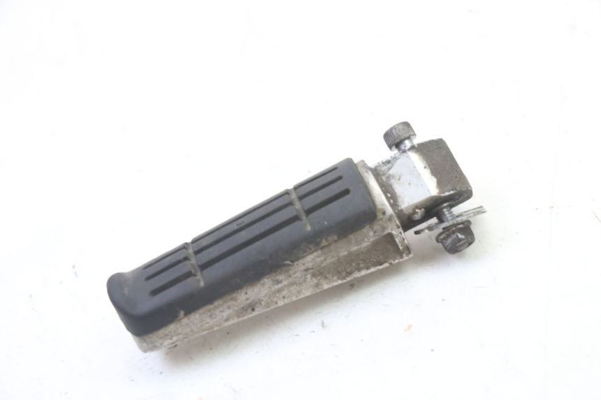 photo de REPOSAPIES TRASERA IZQUIERDA YAMAHA FZ6 FAZER S2 600 (2007 - 2011) - Detalle de la pieza