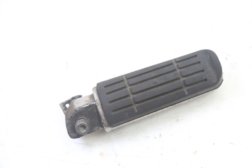 photo de REPOSAPIES TRASERA IZQUIERDA YAMAHA FZ6 FAZER S2 600 (2007 - 2011) - Zoom estado de uso