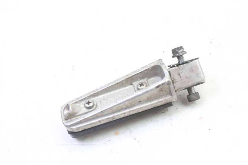 photo de REPOSAPIES TRASERA IZQUIERDA YAMAHA FZ6 FAZER S2 600 (2007 - 2011) - Otra perspectiva