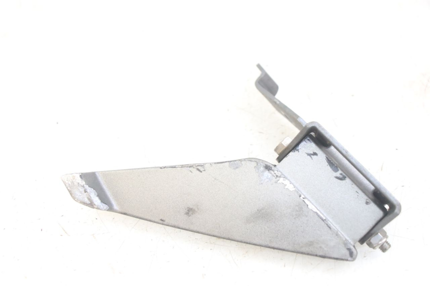 photo de REPOSAPIES TRASERA IZQUIERDA PEUGEOT GEOPOLIS RS 125 (2007 - 2009) - Zoom estado de uso