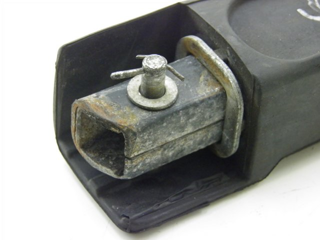 photo de REPOSAPIES TRASERA IZQUIERDA HONDA FES S-WING SWING 125 (2007 - 2015) - Zoom estado de uso