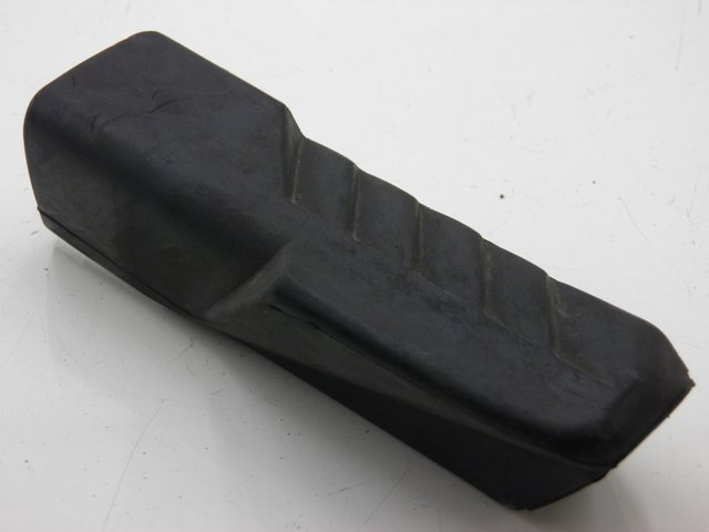 photo de REPOSAPIES TRASERA IZQUIERDA HONDA FES S-WING SWING 125 (2007 - 2015) - Primer plano técnico