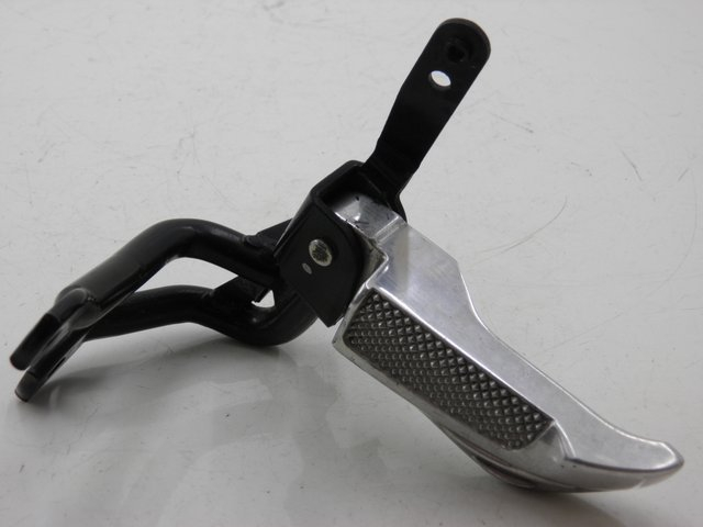 photo de REPOSAPIES TRASERA IZQUIERDA HONDA NHX LEAD 110 (2008 - 2010) - Detalle de la pieza