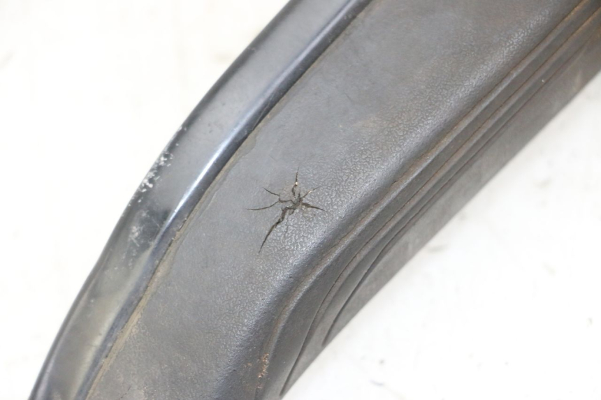 photo de REPOSAPIES TRASERA IZQUIERDA PIAGGIO IE MP3 YOURBAN 300 (2011 - 2016) - Primer plano técnico