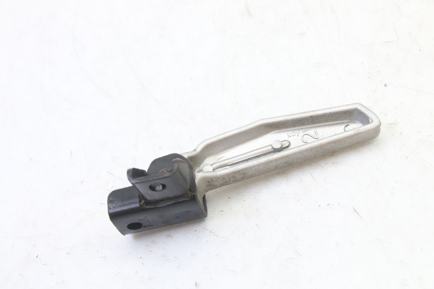 photo de SOPORTE DE PIE TRASERO IZQUIERDO SYM JET 14 4T 50 (2018 - 2022) - Otra perspectiva