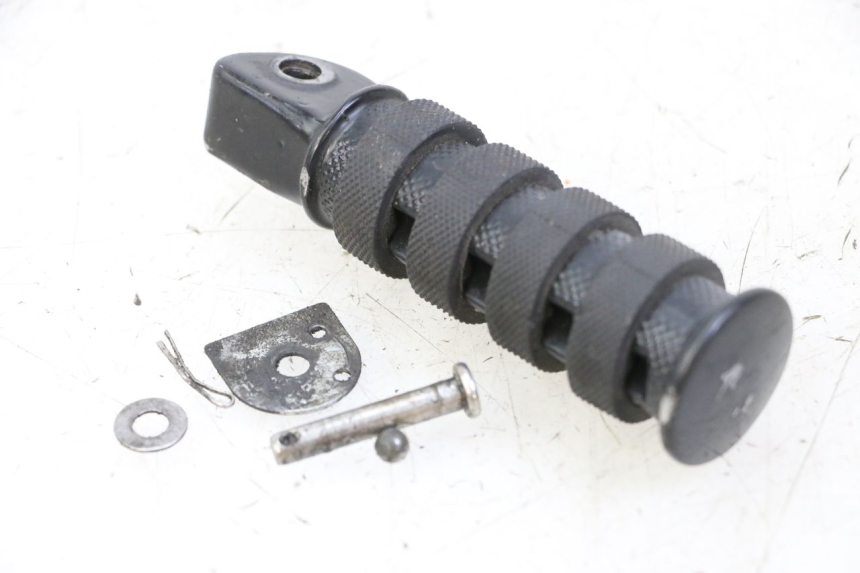 photo de REPOSAPIES TRASERA IZQUIERDA KEEWAY K-LIGHT KLIGHT 125 (2018 - 2025) - Vista principal