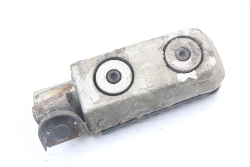 photo de REPOSAPIES TRASERA IZQUIERDA KAWASAKI GTR 1000 (1994 - 2004) - Primer plano técnico