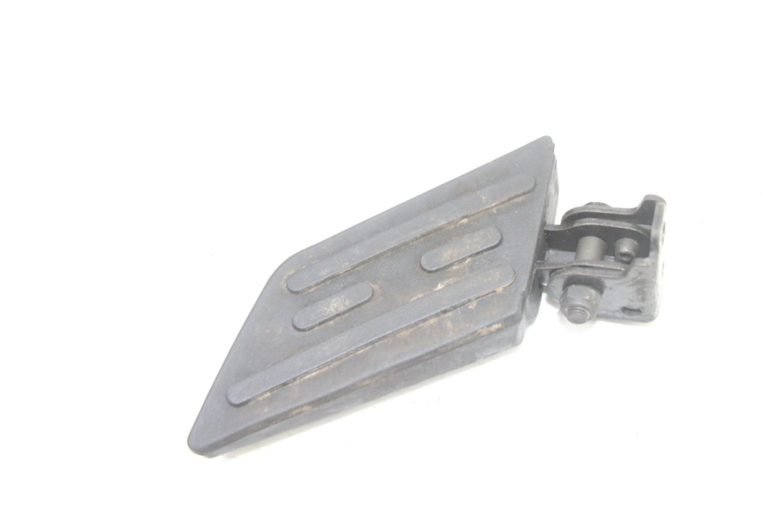 photo de SOPORTE DE PIE TRASERO IZQUIERDO PEUGEOT KISBEE 2T 50 (2010 - 2017) - Zoom estado de uso