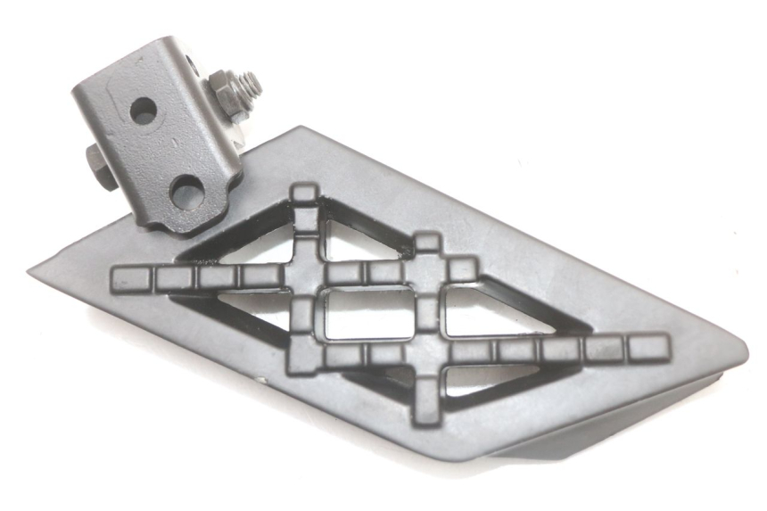 photo de SOPORTE DE PIE TRASERO IZQUIERDO PEUGEOT KISBEE 4T 50 (2018 - 2022) - Detalle de la pieza