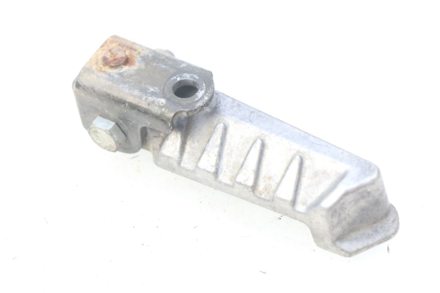 photo de SOPORTE DE PIE TRASERO IZQUIERDO PEUGEOT LUDIX 50 (2008 - 2017) - Detalle de la pieza
