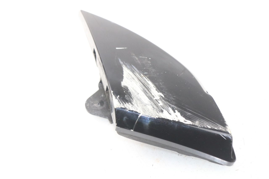 photo de REPOSAPIES TRASERA IZQUIERDA PEUGEOT METROPOLIS 400 (2017 - 2020) - Zoom estado de uso