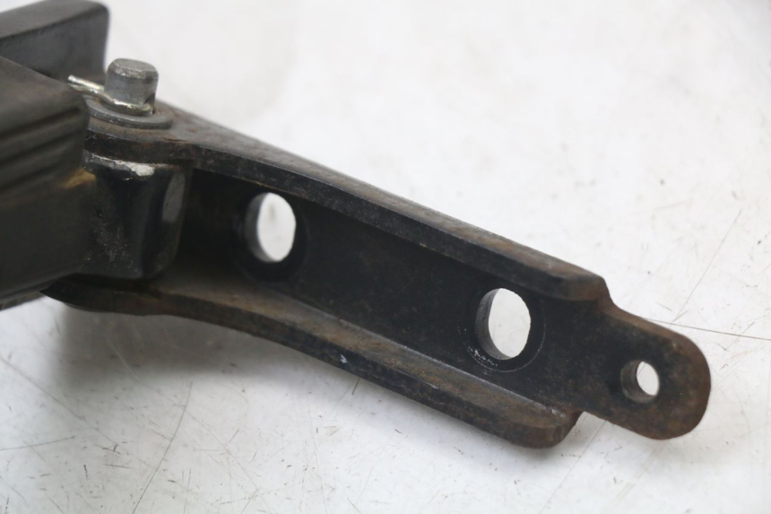 photo de REPOSAPIES TRASERA IZQUIERDA PIAGGIO MP3 HPE 350 (2018 - 2020) - Zoom estado de uso